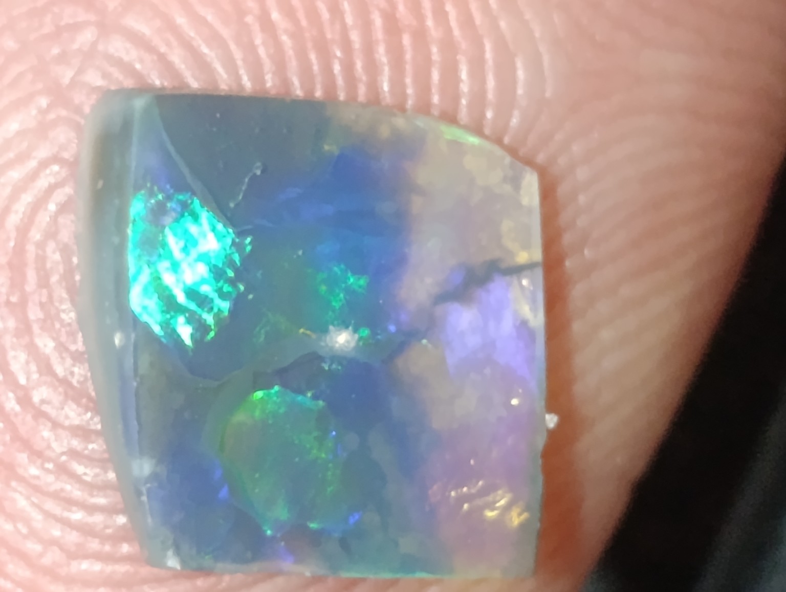 Opal cutting stage